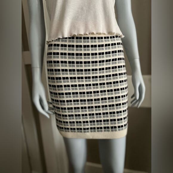 ARITZIA BABATON White/Gray/Black Checkered Knit Mini Skirt sz XS (NWOT) - Picture 3 of 12